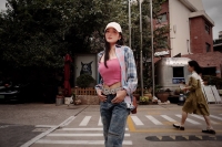 De capri broek is terug en deze keer draag je hem anders