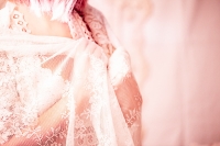 Zo draag je de sheer trend zonder dat je je naakt voelt