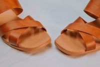 De teenslipper is opeens het luxe-item van deze zomer