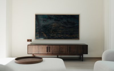 Donker hout is opeens weer dé keuze in je woonkamer