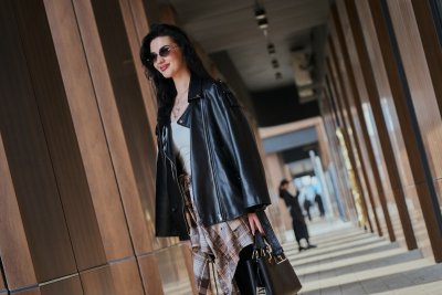 Hoe versleten leer opeens het luxe-item van 2026 werd