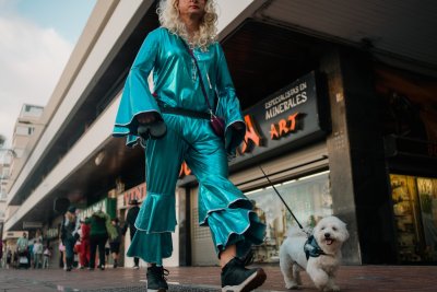 Vergeet linnen, tafzijde is de broek van de zomer