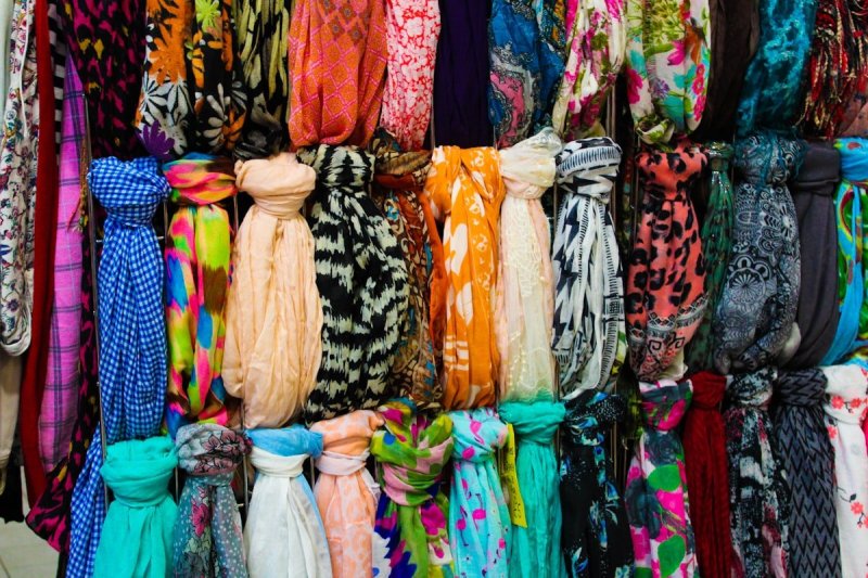 De sjaal is dit jaar geen accessoire meer, maar een top
